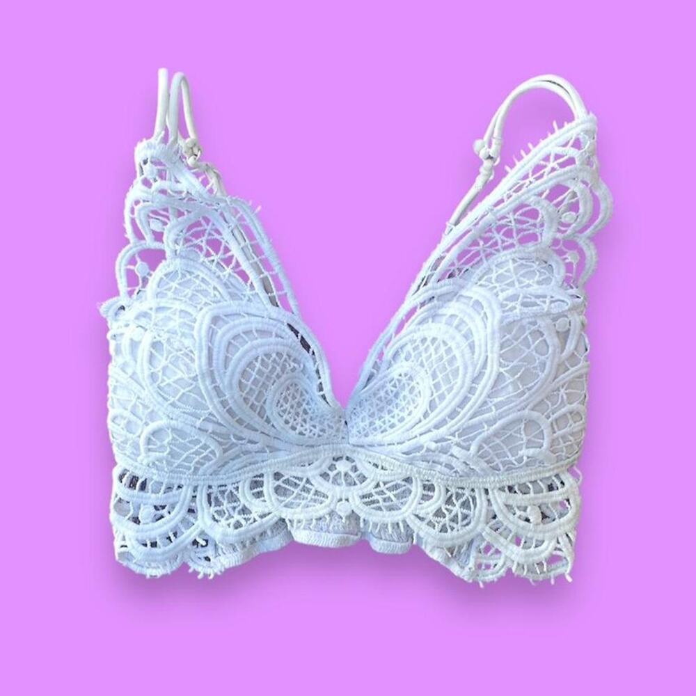 Lacey white bralette size medium